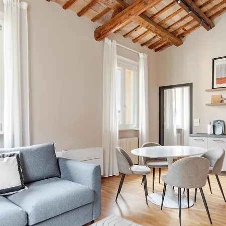 Piazza Del Popolo Design Living
